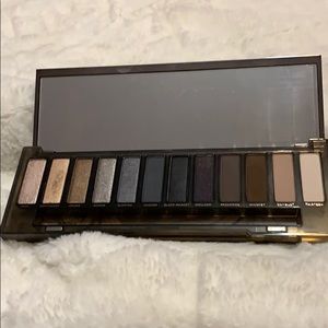 Urban Decay Smoky Pallet